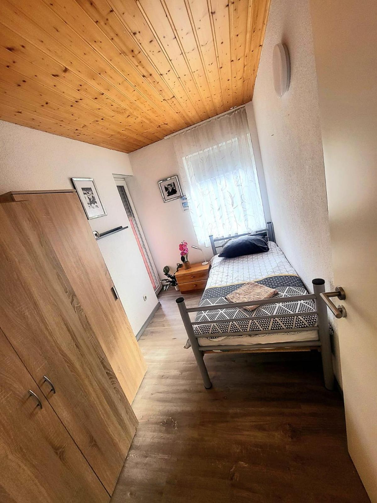 Pension Mediterrano Bedburg Exteriör bild